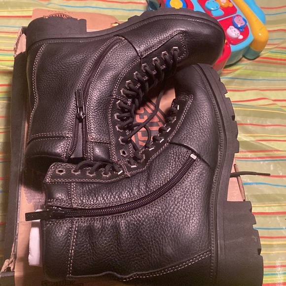 Garle y-daviDson - Picture 7 of 11